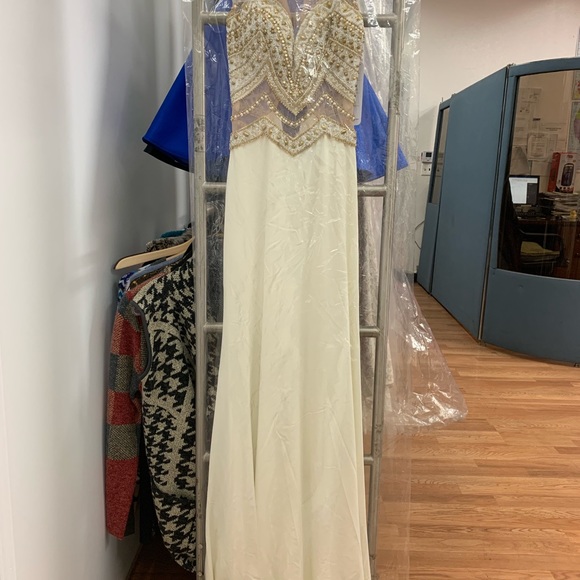 NWT Prom or Destination Wedding Gown - Picture 3 of 8